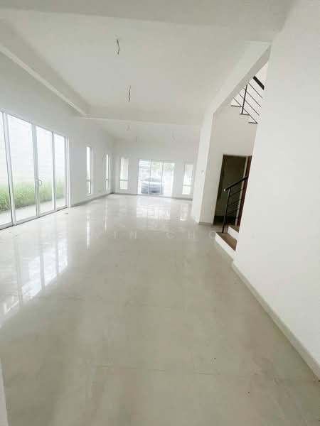 Rumah Berkembar untuk Dijual di Kajang (Selangor) - Elvin Chooi - Living Room - PropertyGuru.com.my