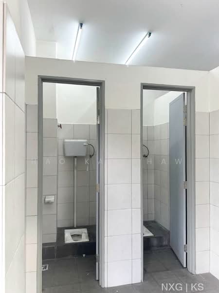 Semi-D Factory for Rent in Kota Puteri (Batu Arang) - Hao Kai Khaw - Bathroom - PropertyGuru.com.my