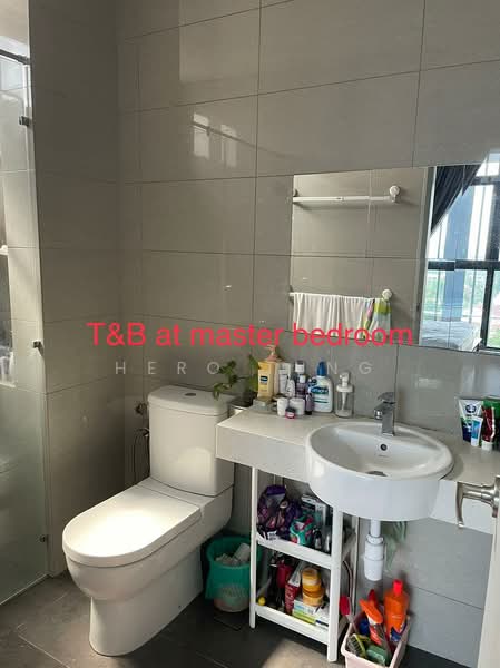 Servis Apartment untuk Dijual di PJ Midtown - Hero Tung - Bathroom - PropertyGuru.com.my