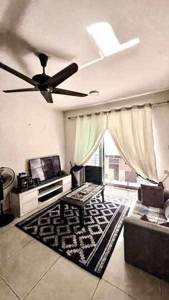 Pangsapuri untuk Dijual di Larkin Heights - Shiang Yng Tan - Living Room - PropertyGuru.com.my