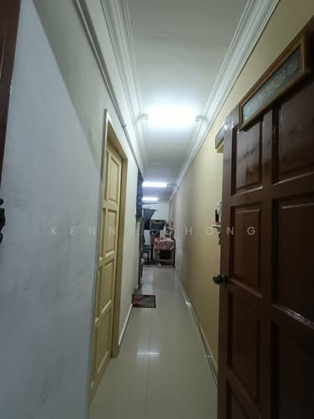 Rumah Flat untuk Dijual di Lestari Apartment - Kenny Chong - Corridor - PropertyGuru.com.my