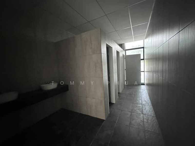 Kilang untuk Disewa di Ulu Tiram (Johor) - Tommy Phua - Bathroom - PropertyGuru.com.my