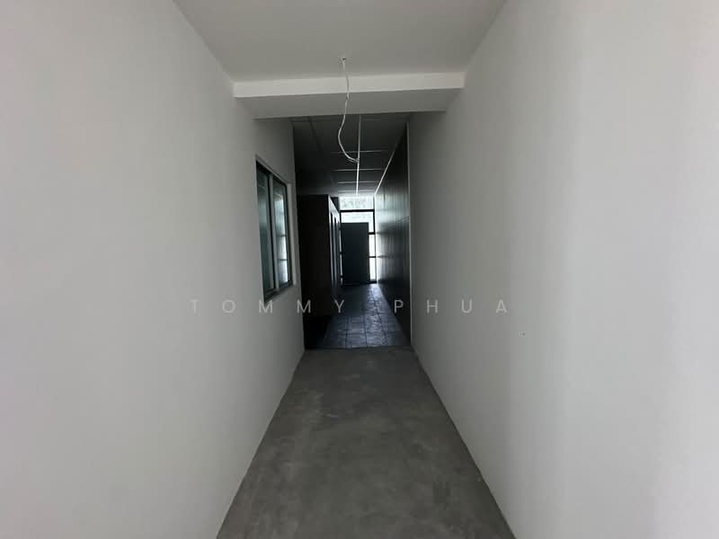 Kilang untuk Disewa di Ulu Tiram (Johor) - Tommy Phua - Corridor - PropertyGuru.com.my