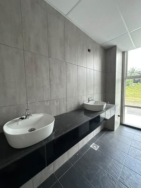 Kilang untuk Disewa di Ulu Tiram (Johor) - Tommy Phua - Bathroom - PropertyGuru.com.my