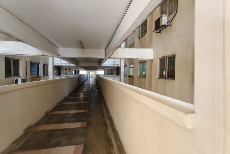 Pangsapuri untuk Dijual di Warisan City View - JC Tay - Corridor - PropertyGuru.com.my