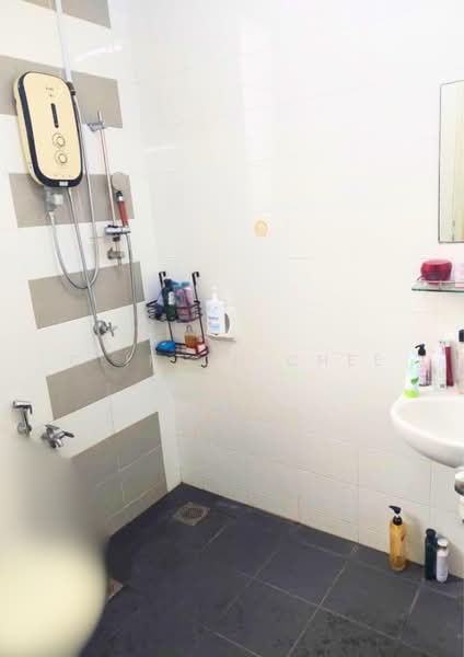Condominium for Sale at Boulevard Condominium (BLVD) - Clifton Chee - Bathroom - PropertyGuru.com.my