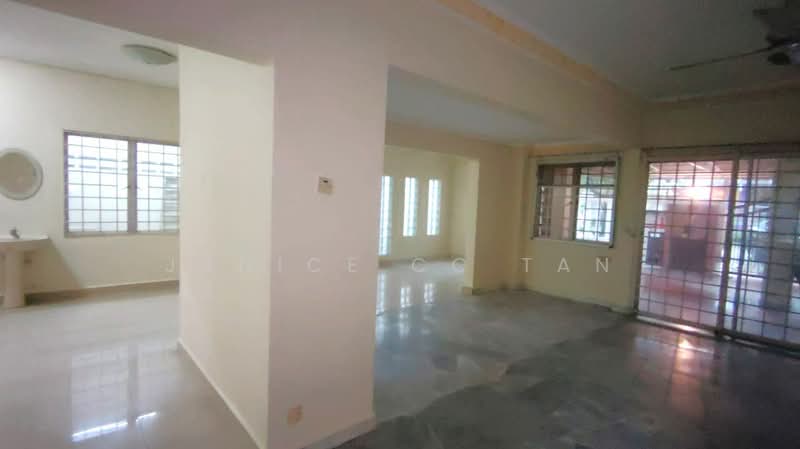 Rumah Teres 2 Tingkat untuk Dijual di Puchong (Selangor) - Janice CC Tan - Living Room - PropertyGuru.com.my