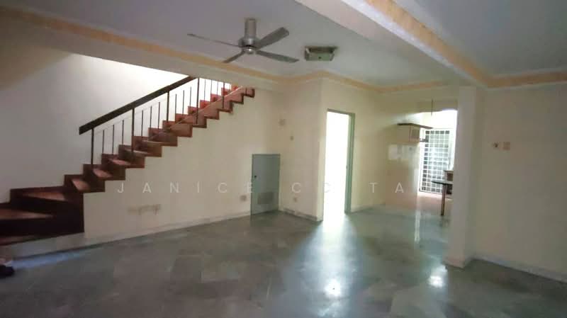 Rumah Teres 2 Tingkat untuk Dijual di Puchong (Selangor) - Janice CC Tan - Living Room - PropertyGuru.com.my