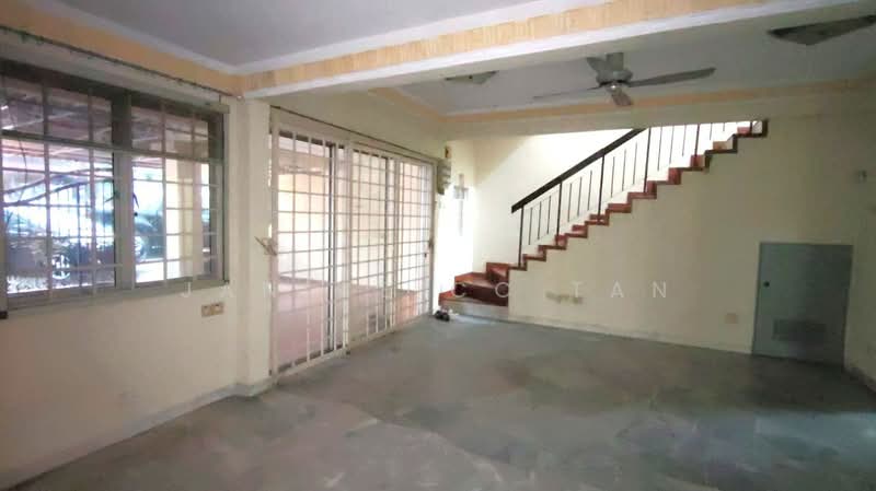 Rumah Teres 2 Tingkat untuk Dijual di Puchong (Selangor) - Janice CC Tan - Living Room - PropertyGuru.com.my