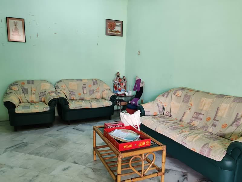 Rumah Teres 1 Tingkat untuk Dijual di Taman Seri Ampang (Ipoh) - Jason Loh - Living Room - PropertyGuru.com.my