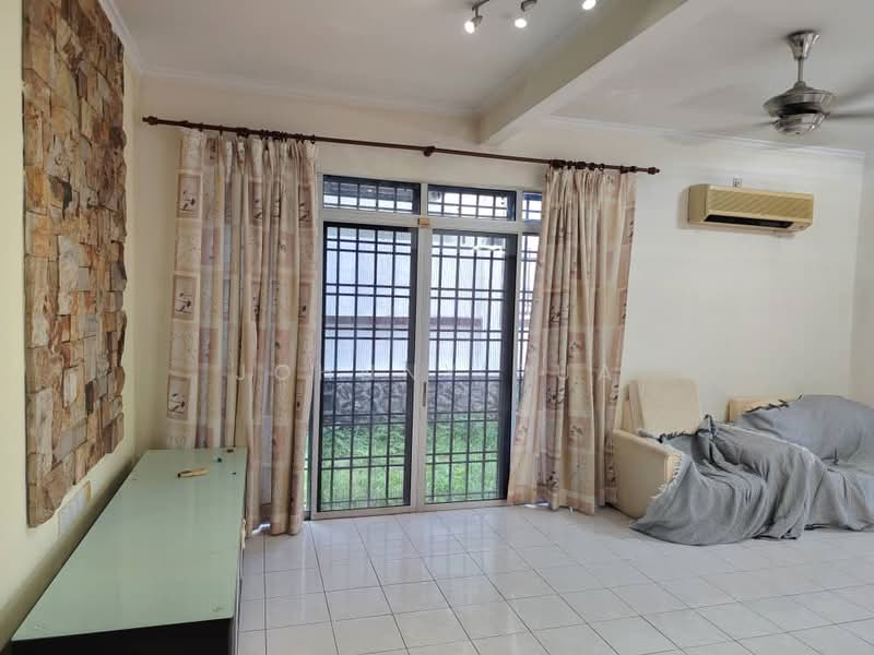 Semi-Detached House for Sale in Shah Alam (Selangor) - Johnny Pua - Living Room - PropertyGuru.com.my