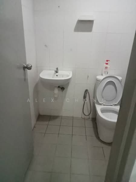 Servis Apartment untuk Disewa di Domain 5 @ NeoCyber - Alex Chong - Bathroom - PropertyGuru.com.my