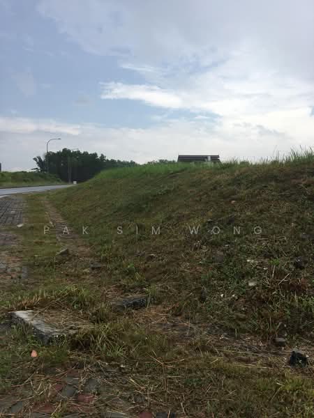 Bungalow Land for Sale in Bayu Lakehomes (Mantin) - Pak Sim Wong - PropertyGuru.com.my