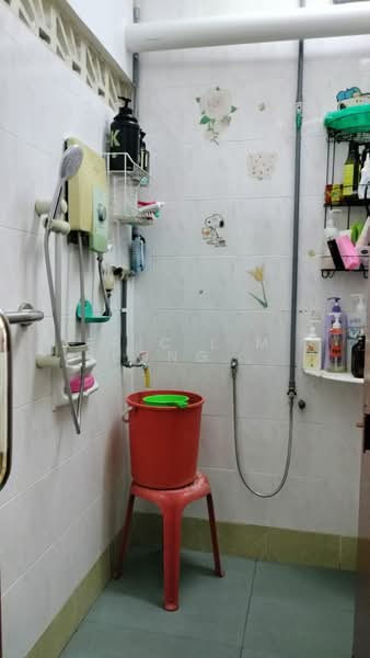 1-storey Terraced House for Sale in Klang (Selangor) - Eric Lim Seong Hooi - Bathroom - PropertyGuru.com.my