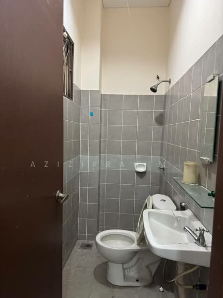 Rumah Berkembar untuk Dijual di Bandar Baru Bangi (Selangor) - Azizirrahim . - Bathroom - PropertyGuru.com.my