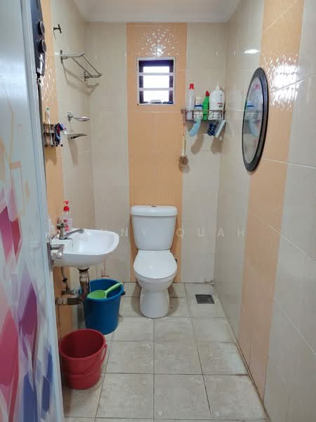2-storey Terraced House for Sale in Taman Sri Buloh (Sungai Buloh) - Penny Quah - Bathroom - PropertyGuru.com.my
