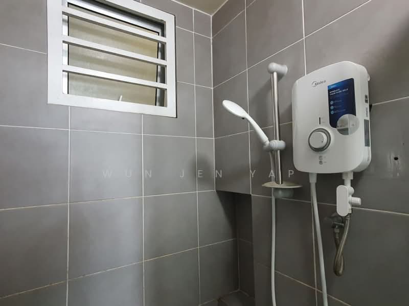 Kediaman Servis untuk Disewa di Savanna Executive Suite @ Southville City - Wun Jen Yap - Bathroom - PropertyGuru.com.my