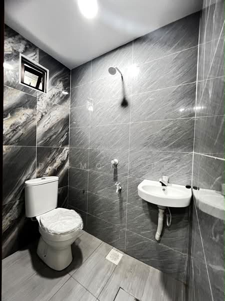 Rumah Teres 2 Tingkat untuk Dijual di Taman Ungku Tun Aminah (Skudai) - Desmond Lee - Bathroom - PropertyGuru.com.my