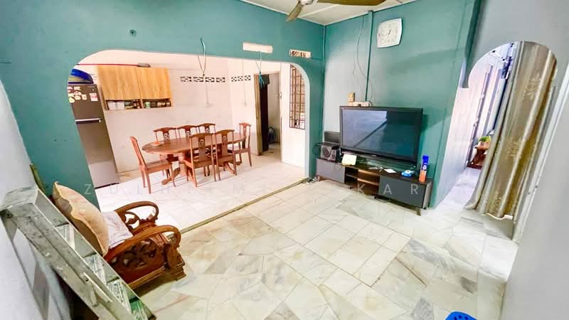 Rumah Teres 1 Tingkat untuk Dijual di Seksyen 24 (Shah Alam) - Zulhilmi Zakaria - Living Room - PropertyGuru.com.my