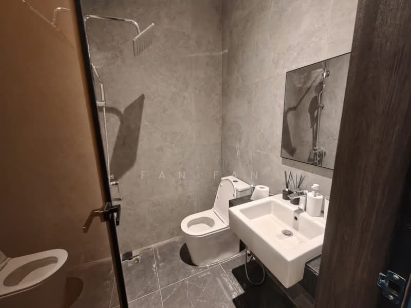 Rumah Banglo untuk Dijual di Leisure Farm (Gelang Patah) - Fan Fan - Bathroom - PropertyGuru.com.my