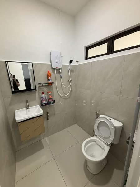 Rumah Teres 2 Tingkat untuk Disewa di Johor Bahru (Johor) - Ben Lee - Bathroom - PropertyGuru.com.my