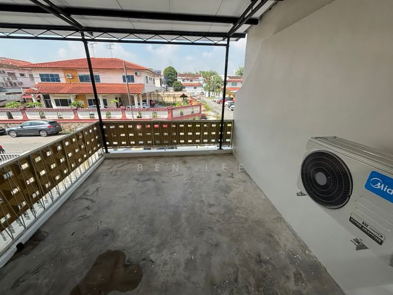 Rumah Teres 2 Tingkat untuk Disewa di Johor Bahru (Johor) - Ben Lee - Balcony - PropertyGuru.com.my