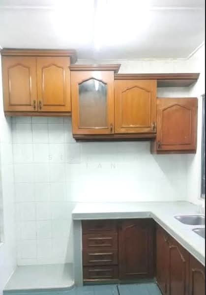 Rumah Teres 2 Tingkat untuk Disewa di Taman Wawasan (Puchong) - Seow Ling Tan - Kitchen - PropertyGuru.com.my