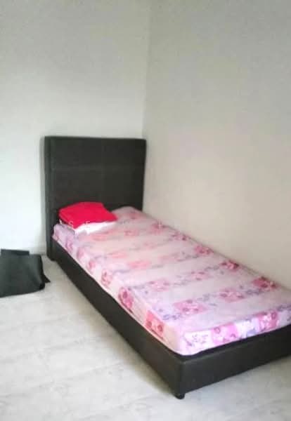 Rumah Teres 2 Tingkat untuk Disewa di Taman Wawasan (Puchong) - Seow Ling Tan - Bedroom - PropertyGuru.com.my
