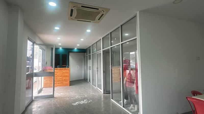 Kilang untuk Disewa di Taman Kepong (Kepong) - Eddie Seah - Entrance - PropertyGuru.com.my