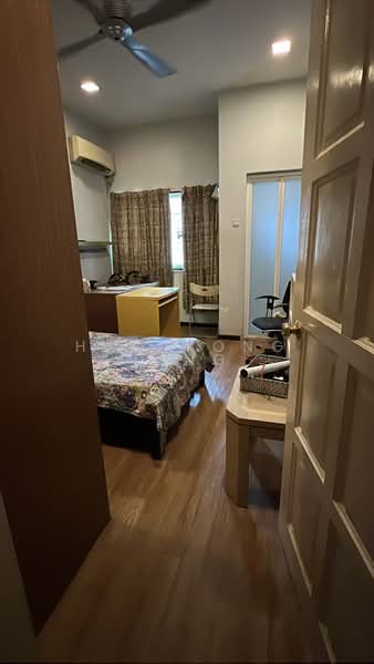 Rumah Teres 2 Tingkat untuk Dijual di SS 23, Taman Sea (Petaling Jaya) - Hwa Kong Ding - Bedroom - PropertyGuru.com.my
