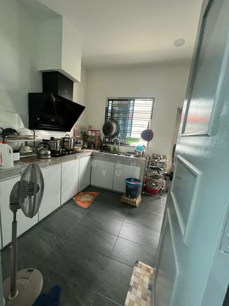 2-storey Terraced House for Sale in Bandar Indahpura (Kulai) - Chen Shieh Yu - Kitchen - PropertyGuru.com.my