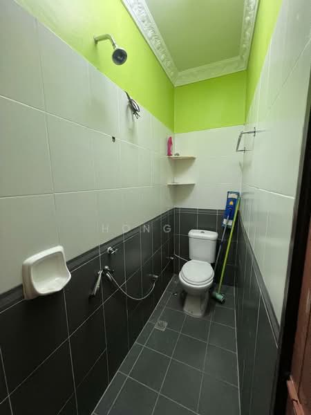 Rumah Teres 2 Tingkat untuk Dijual di Bukit Gedong (Bayan Lepas) - Hong . - Bathroom - PropertyGuru.com.my
