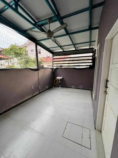 Rumah Teres 2-Tingkat untuk Dijual di Antara Gapi (Ulu Yam) - Elvis Ho - Balcony - PropertyGuru.com.my