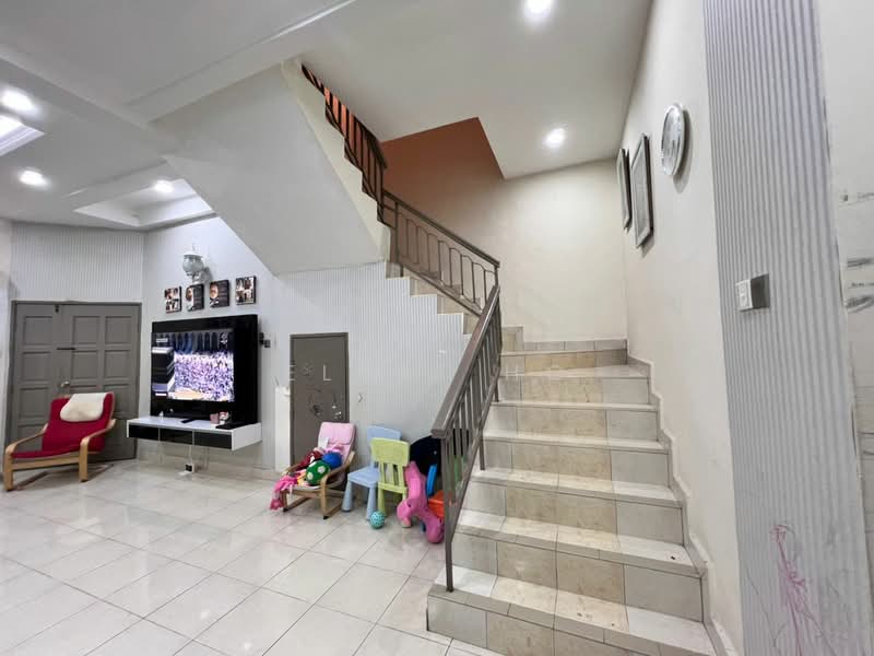 Rumah Teres 2-Tingkat untuk Dijual di Antara Gapi (Ulu Yam) - Elvis Ho - Living Room - PropertyGuru.com.my