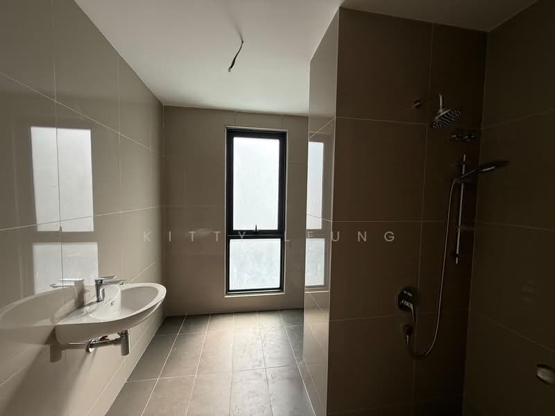 4-storey Terraced House for Sale in Damansara Perdana (Selangor) - Kitty Leung - Bathroom - PropertyGuru.com.my