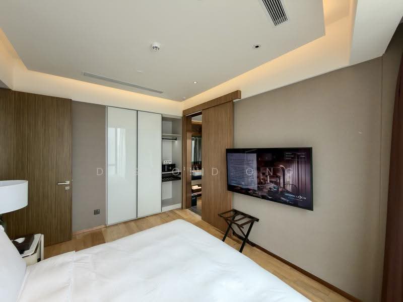 Kediaman Servis untuk Dijual di Imperial Lexis - Desmond Ong - Master Bedroom - PropertyGuru.com.my