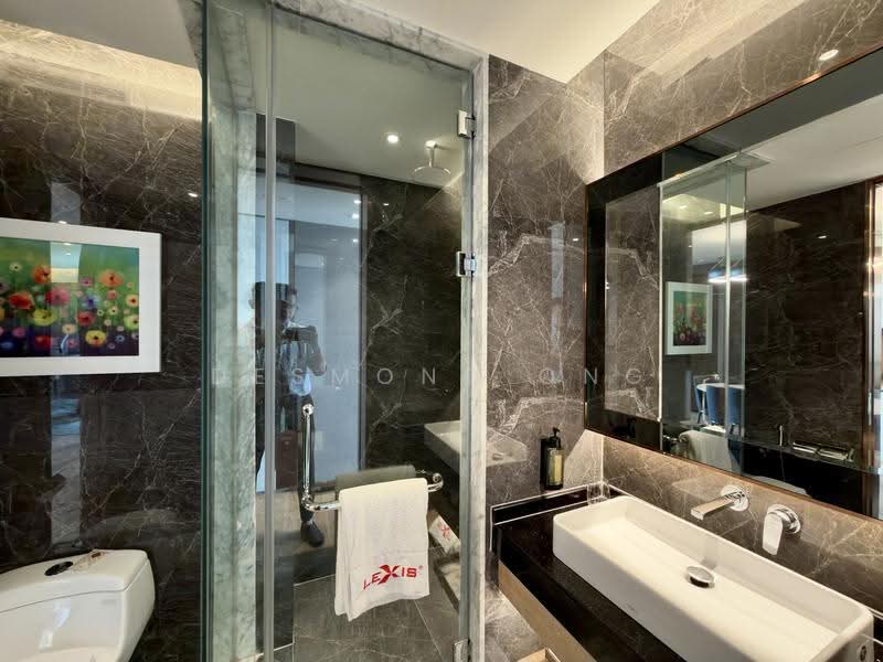 Kediaman Servis untuk Dijual di Imperial Lexis - Desmond Ong - Bathroom 2 - PropertyGuru.com.my