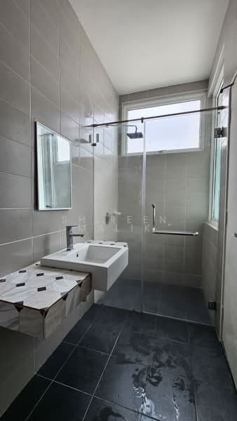 Semi-Detached House for Rent in Cyberjaya (Selangor) - Shireen Malik - Bathroom - PropertyGuru.com.my
