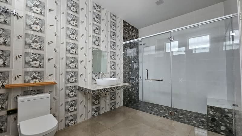 Semi-Detached House for Rent in Cyberjaya (Selangor) - Shireen Malik - Bathroom - PropertyGuru.com.my