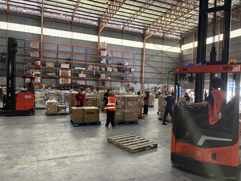Warehouse for Rent in Taman Perindustrian Usj 1 (Subang Jaya) - Francis Cheong - PropertyGuru.com.my
