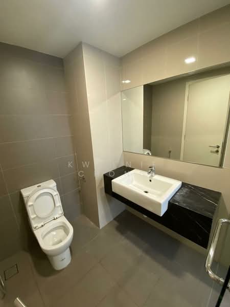 Service Residence for Sale at G Residence - Kweenie Chong - Bathroom - PropertyGuru.com.my