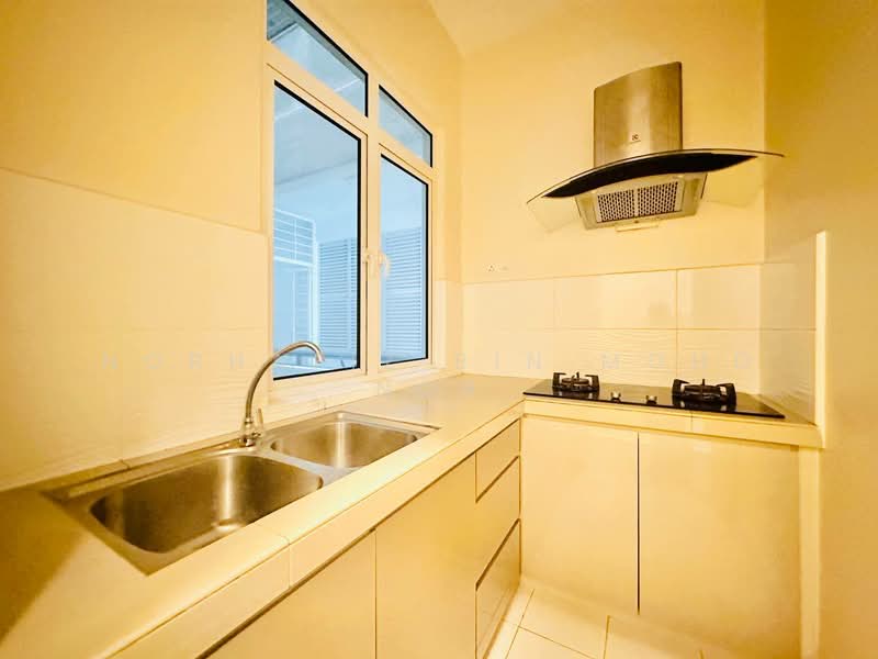Condominium for Sale at Saville @ The Park - Norhafiz Bin Mohd Nor - Kitchen - PropertyGuru.com.my