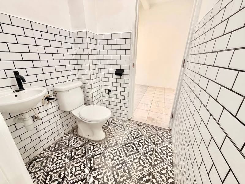 Rumah Teres 2-Tingkat untuk Dijual di Seri Kembangan (Selangor) - Syahrim Naim - Bathroom - PropertyGuru.com.my