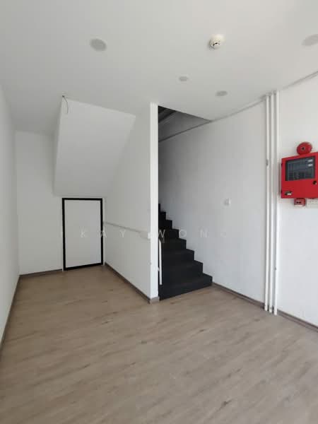 Kedai / Pejabat untuk Dijual di George Town (Penang) - Kay Wong - Entrance - PropertyGuru.com.my