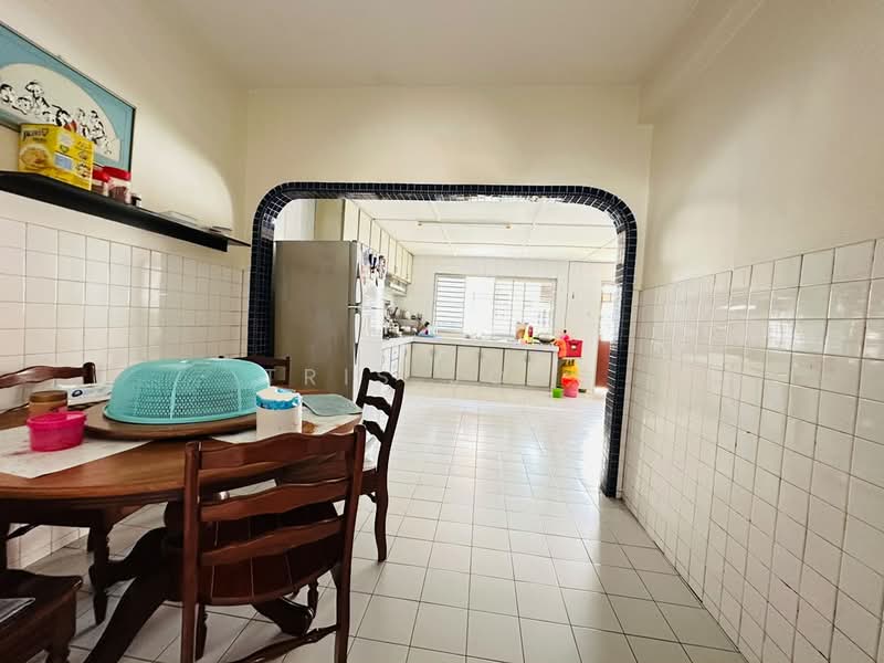 2-storey Terraced House for Sale in Taman Sri Hijau (Rawang) - Tris Jong - Kitchen - PropertyGuru.com.my