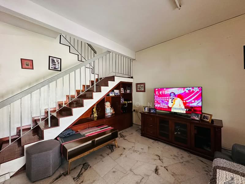 2-storey Terraced House for Sale in Taman Sri Hijau (Rawang) - Tris Jong - Living Room - PropertyGuru.com.my