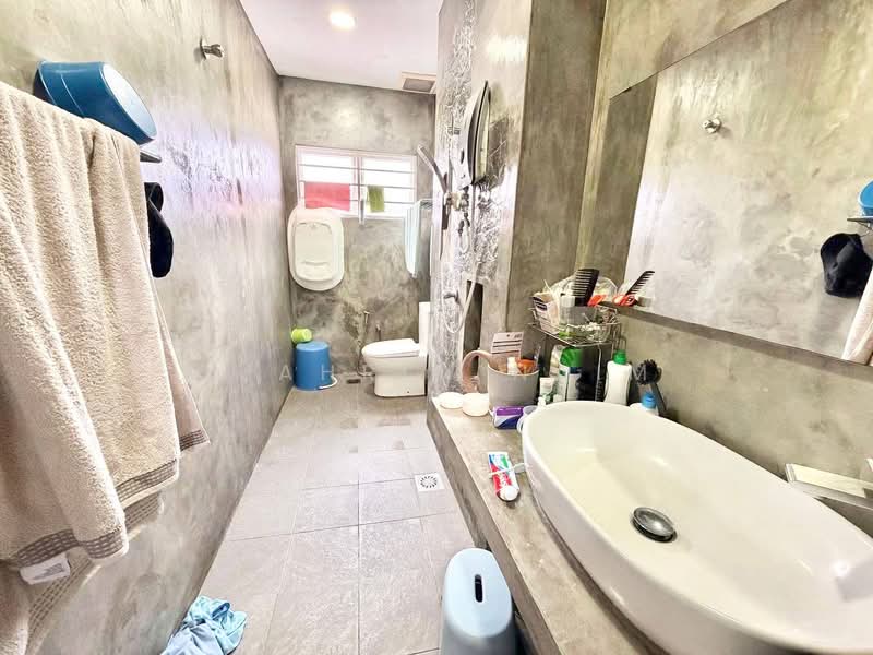 2-storey Terraced House for Sale in Seksyen 23 (Shah Alam) - Syahrim Naim - Bathroom - PropertyGuru.com.my