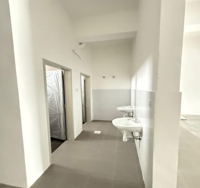 Shop for Rent in Beranang (Selangor) - Nixon Lau - Corridor - PropertyGuru.com.my