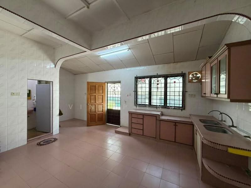 Rumah Teres untuk Dijual di Ayer Keroh (Melaka) - Vinc Pheng - Kitchen - PropertyGuru.com.my