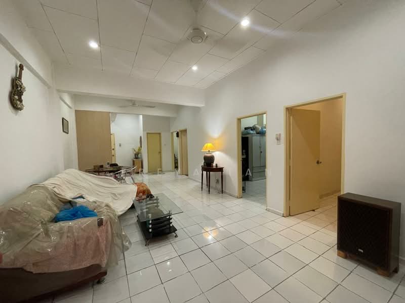 Pangsapuri untuk Dijual di Sri Manja Square Petaling Jaya - Freya Tan - Living Room - PropertyGuru.com.my